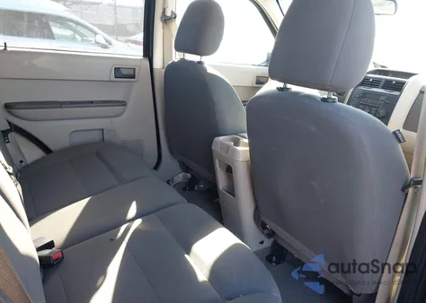 2008 Ford Escape Xls z USA, uszkodzony, nr VIN 1FMCU92Z18KD64585